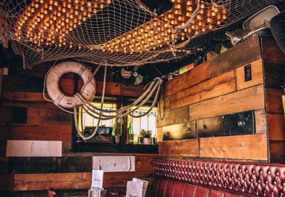 Photo of group & party space decor